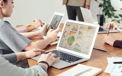 What Digital Marketing Techniques Do Aircraft Services Use to Reach International Audiences